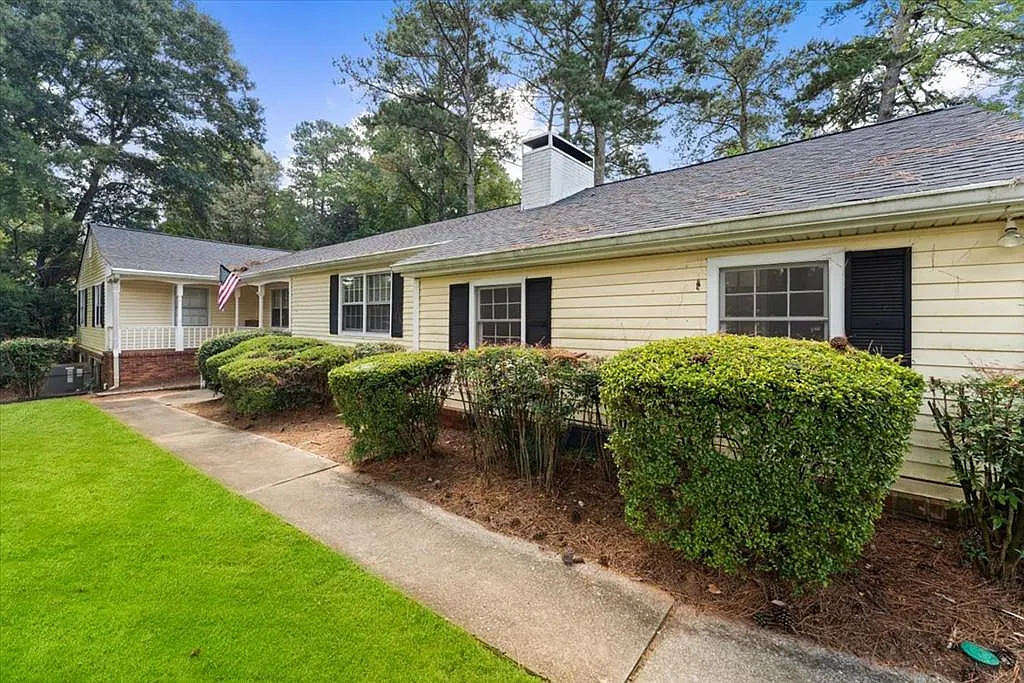 5 bed, 3.0 bath, 2672 sqft, $3,450 — Photo 3
