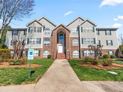 722 Scholastic Ct, Winston Salem, NC, 27106