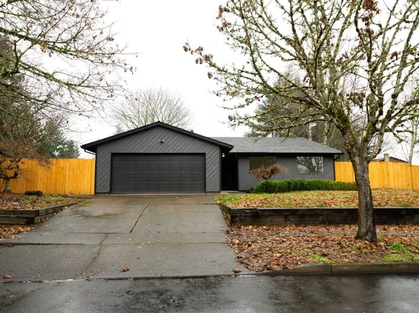 320 S 4th Pl, Cornelius, OR 97113