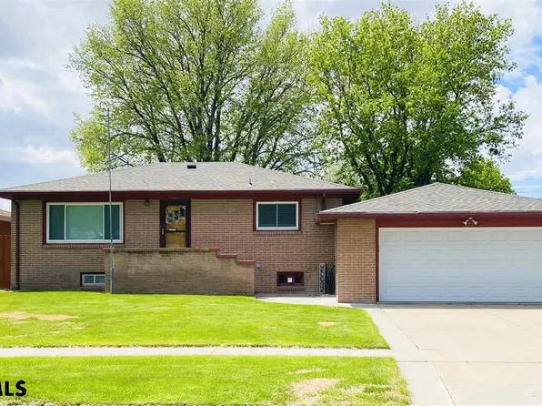 1326 Avenue K, Scottsbluff, NE 69361