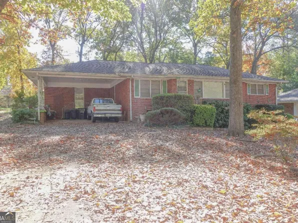 2530 N Bryan Cir, East Point, GA 30344