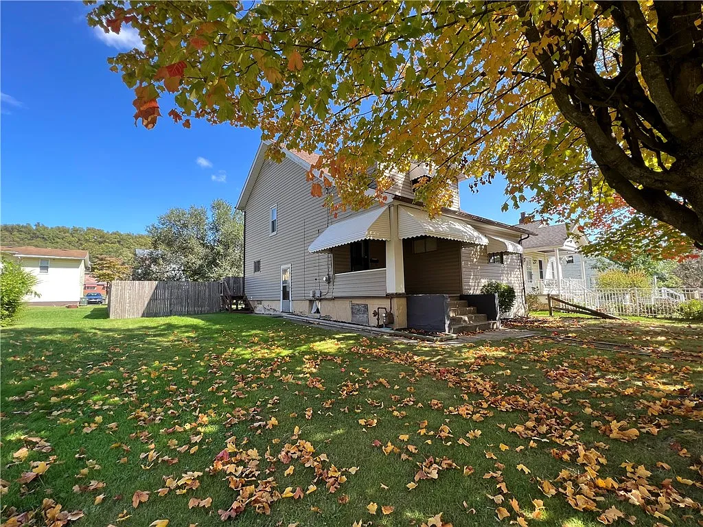 1821 Ohio Ave photo 1