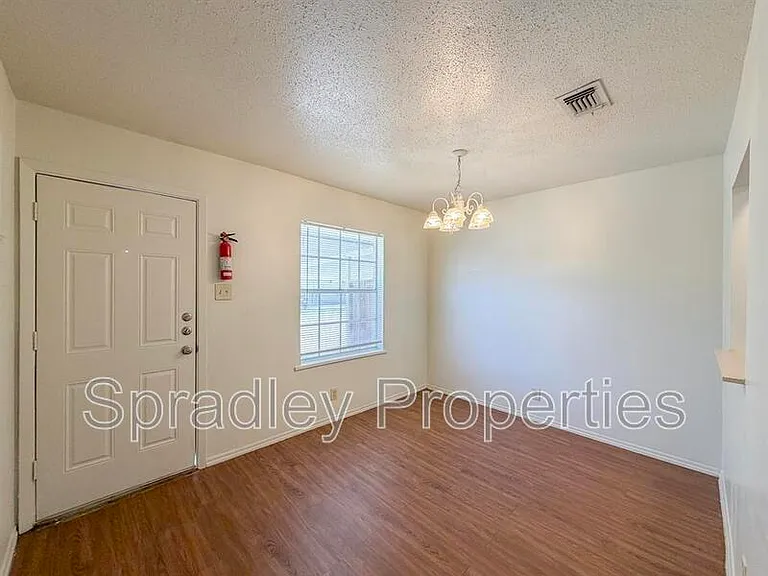 3705A Ivanhoe Dr — Photo 7