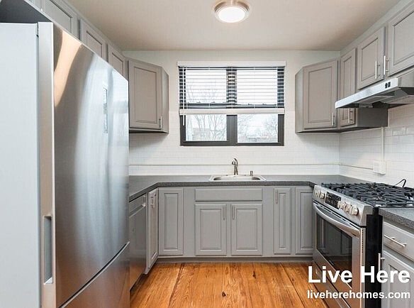 2nd image of 4327 N Hermitage Ave #W3