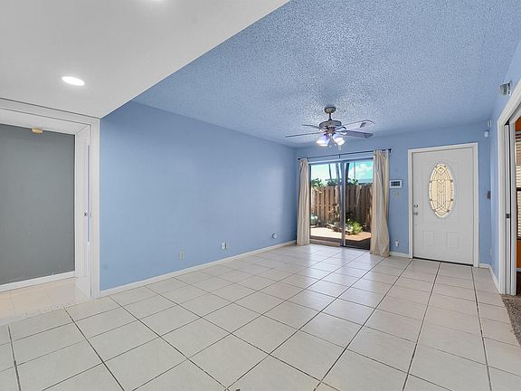 4th image of 612 Executive Center Dr APT 106