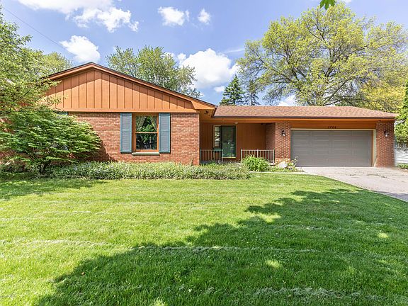 2nd image of 3706 Gleneden Dr