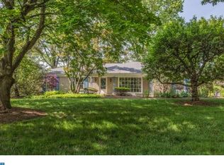 9 Teak Ln, Princeton, NJ 08540