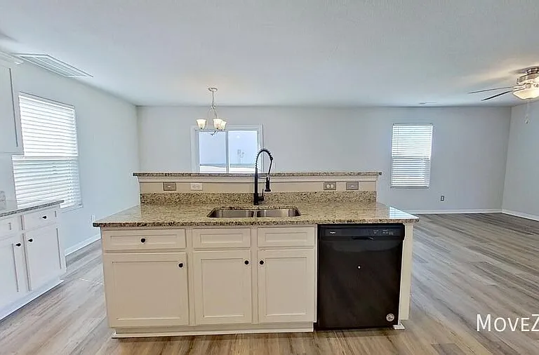 5003 Zulli Ln — Photo 8