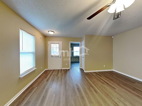 5th image of 1760 Blackmore Dr