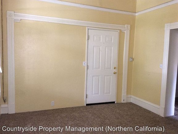 5th image of 422 E Poplar St APT A