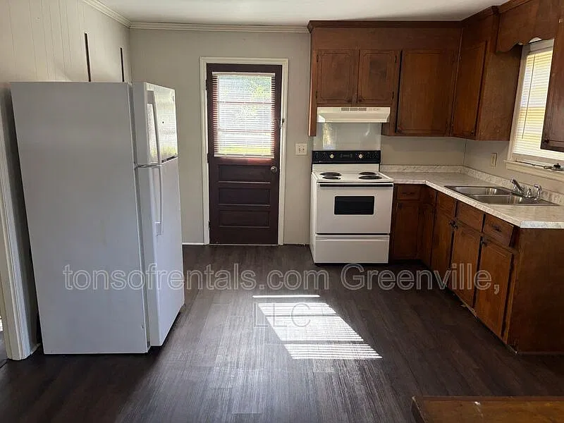 2 bed, 1.0 bath, 800 sqft, $895 — Photo 4