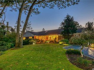 34 Westcliff Dr, Dix Hills, NY 11746