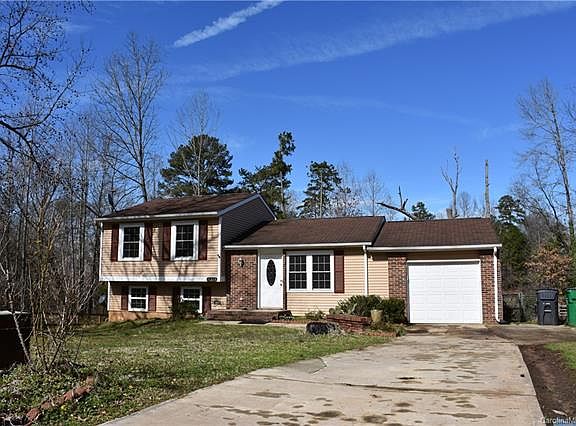 3rd image of 3213 Winchelsea Dr
