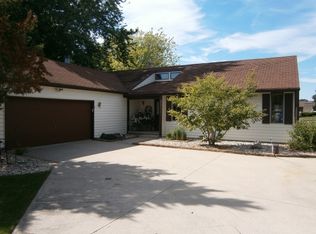 5935 Oak Lane Dr, Butte Des Morts, WI 54927