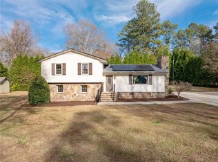615 Spring Forest Dr, Central, SC 29630
