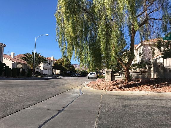 4th image of 10132 Heron Island Ave