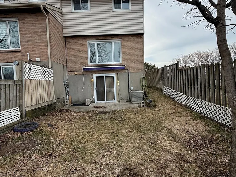 39 Coventry Cres — Photo 21