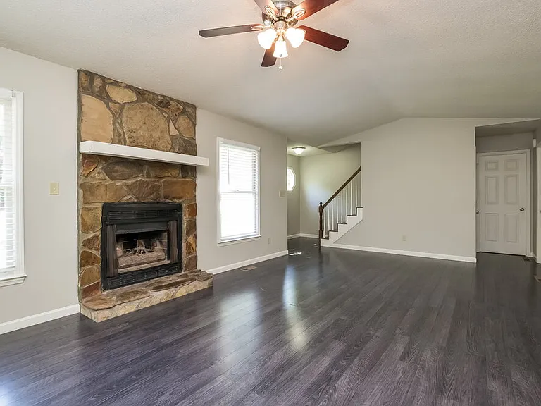 802 Moonlit Ln NW — Photo 6