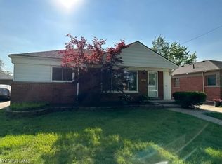 26101 Cubberness St, Saint Clair Shores, MI 48081