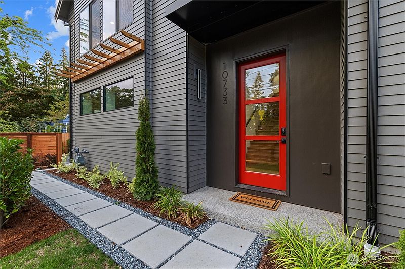 3rd image of 10733 17th Avenue NE