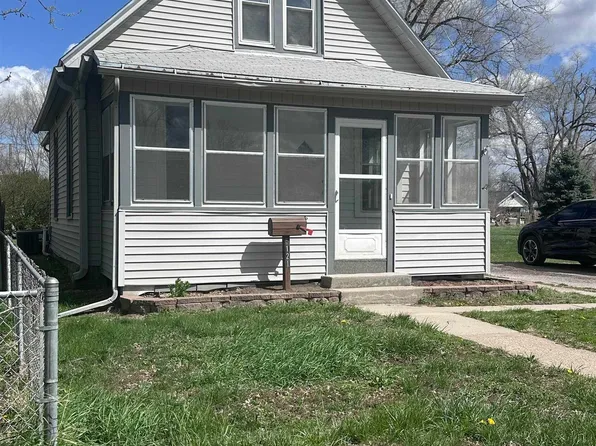 5121 N 17th St, Omaha, NE 68110
