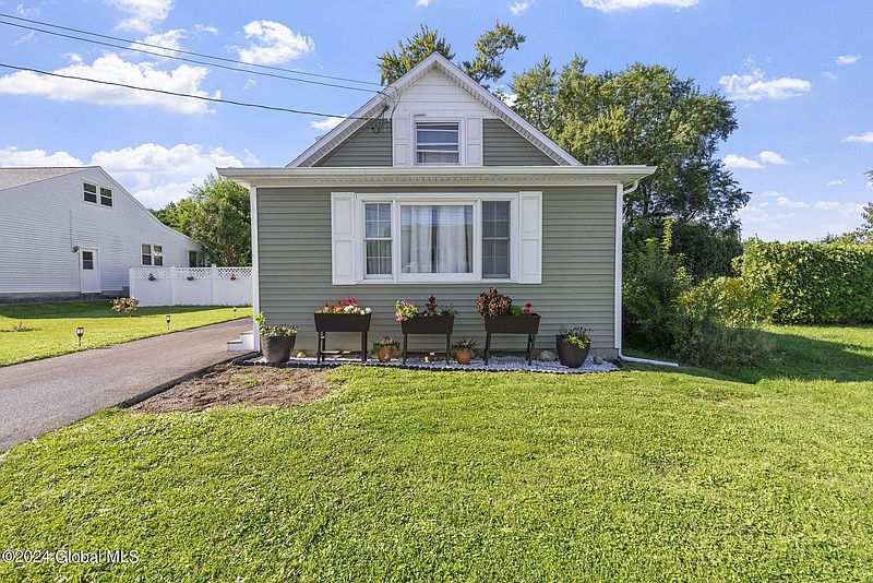 2nd image of 1222 Cullen Avenue
