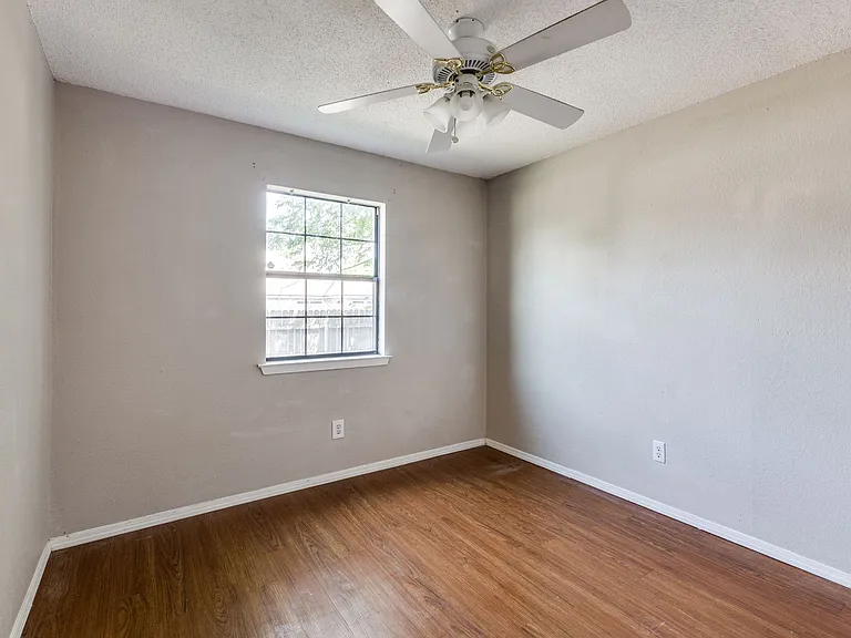 8602 Skyview — Photo 17