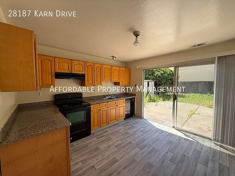 28187 Karn Dr — Photo 7