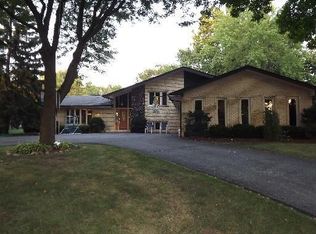 9S631 Brookbank Rd, Willowbrook, IL 60527