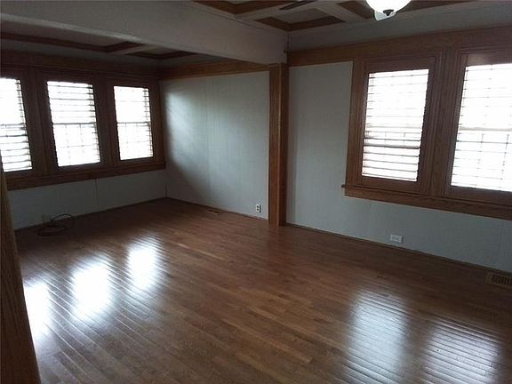 4th image of 419 18th Ave