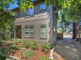 26 Logan Way, Talent, OR 97540