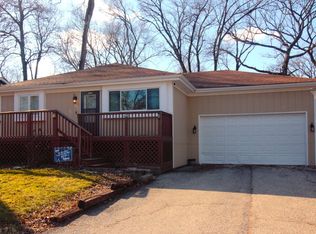 307 Locust St, Lake In The Hills, IL 60156
