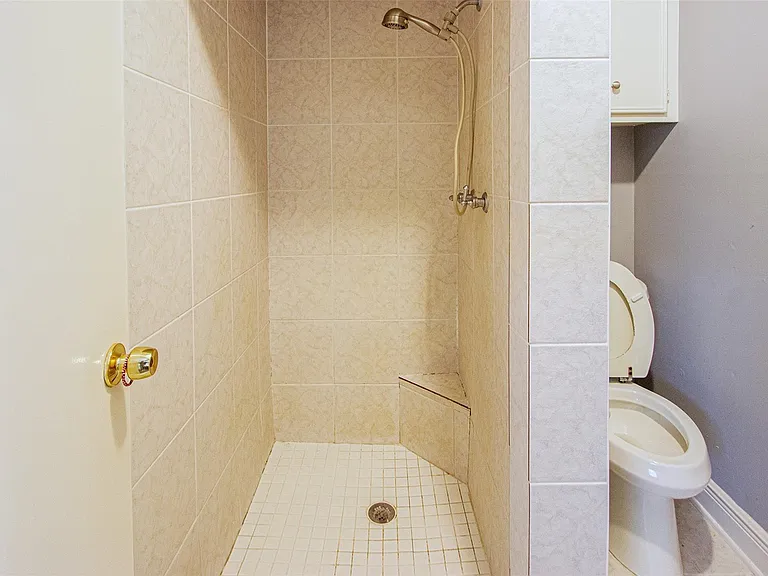 9710 Springmont Dr — Photo 11