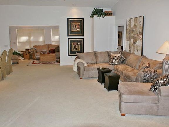 4th image of 11144 Hollander Ave