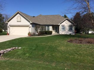 410 Lakewood Dr, Williams Bay, WI 53191