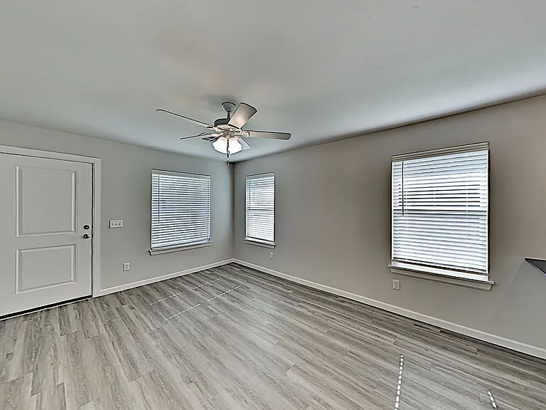 1322 NW 111th St — Photo 4