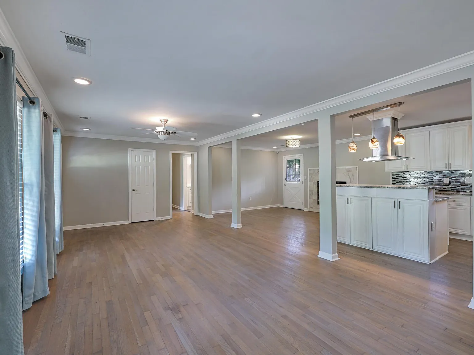 3665 Las Olas Dr — Photo 2