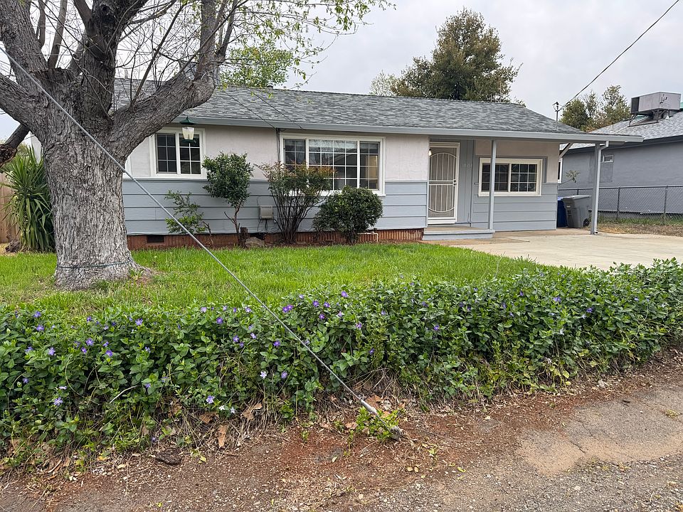 Front of house (lawn care included)