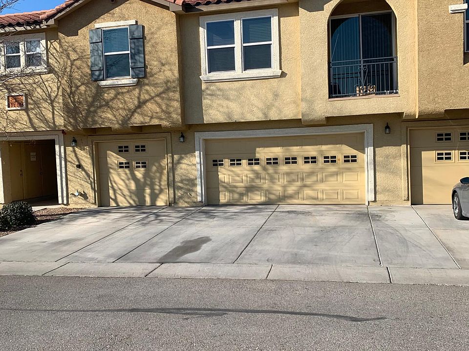 1st image of 601 Menaul Blvd NW Unit 105