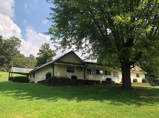 2313 Peniel Rd, Gay, WV 25244