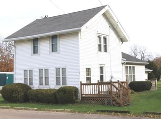 124 N Harrison St, North Prairie, WI 53153