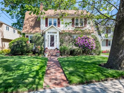 679 Saint Lukes Place, Baldwin, NY, 11510