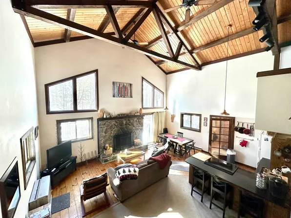 61 Pam's Hill Road, Wardsboro, VT 05355