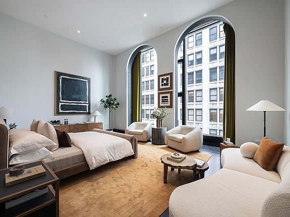 3rd image of 15 Union Sq W #16