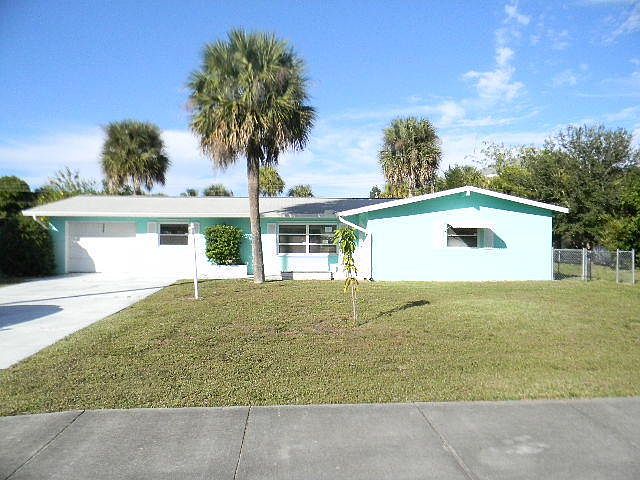 1st image of 1423 NE Skyline Dr