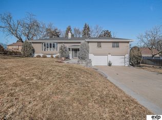 11664 Pierce St, Omaha, NE 68144