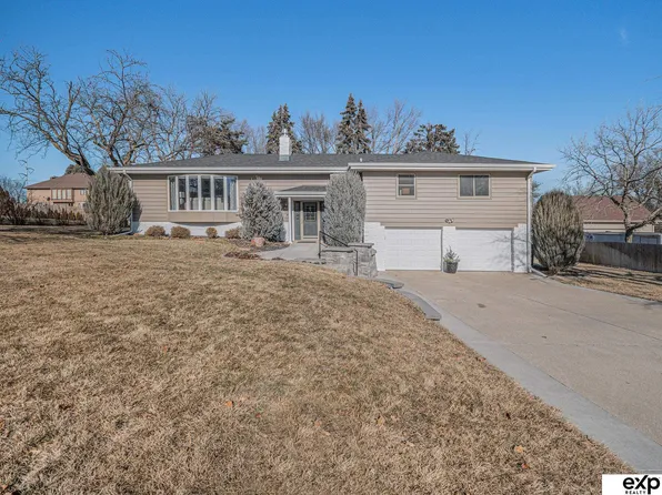 11664 Pierce St, Omaha, NE 68144