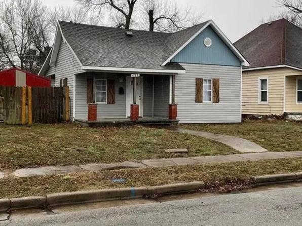 1128 Nelson St, Webb City, MO 64870