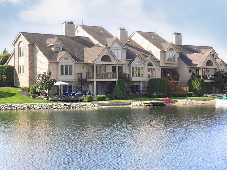 1st image of 18362 Blue Heron Dr W