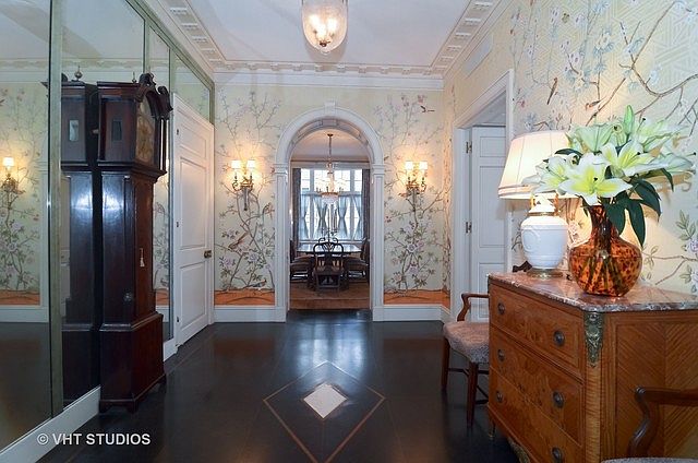 1st image of 1301 N Astor St #4